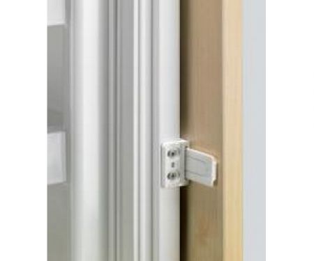 Connecting a wood panel door to a fridge door, to open